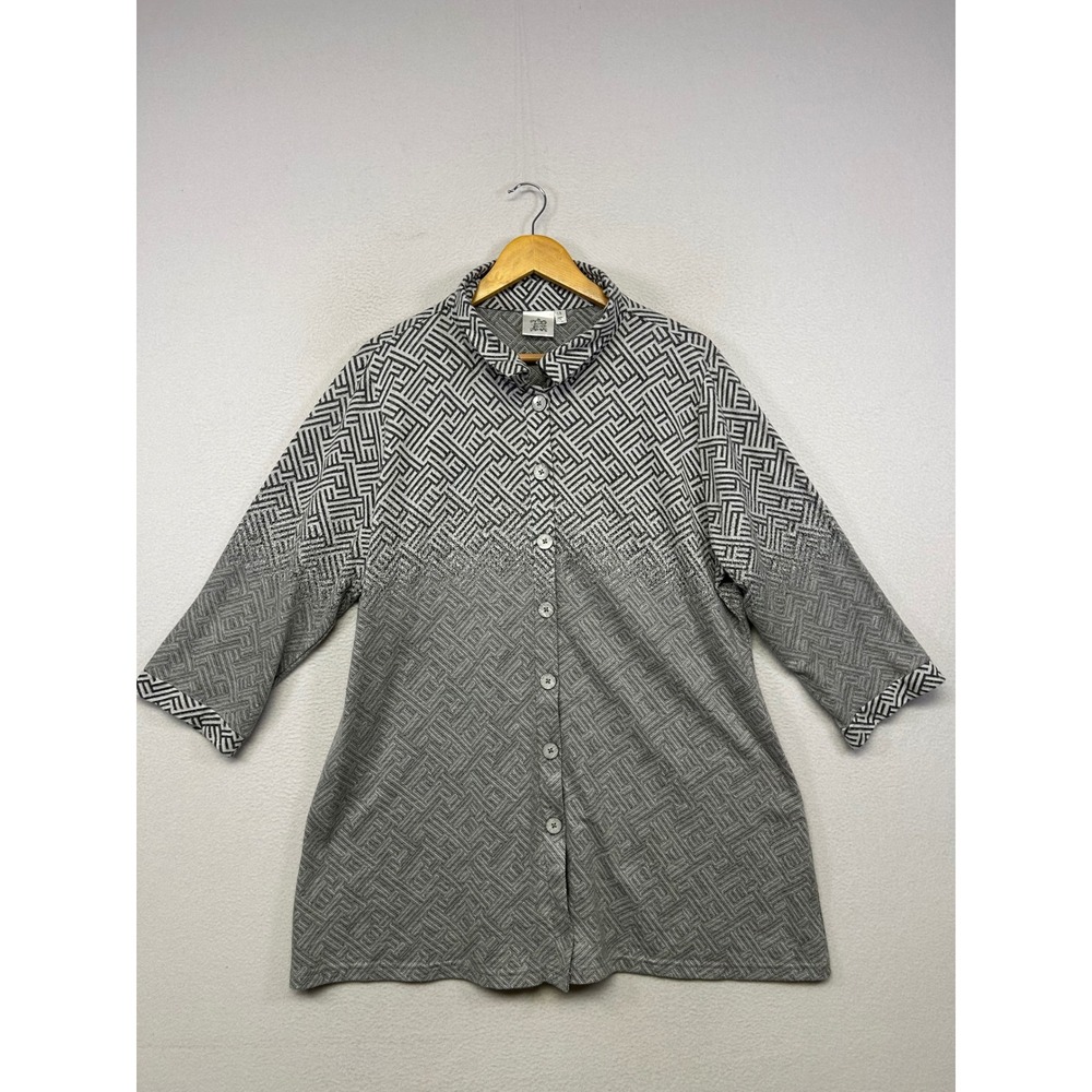 Art to Wear Parsley & Sage Womens 1X Grey Geometric Maze Ombre Button Tunic Top